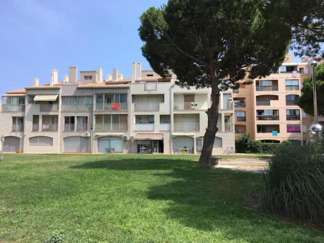 Appartement T2 Au Port De Canet-En-Roussillon - Proche De La Plage Et De L'Aquarium Oniria Exterior photo